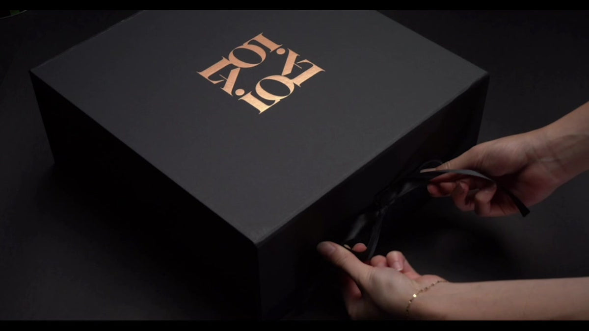 iLOLA corporate gift box, ribboned and complete